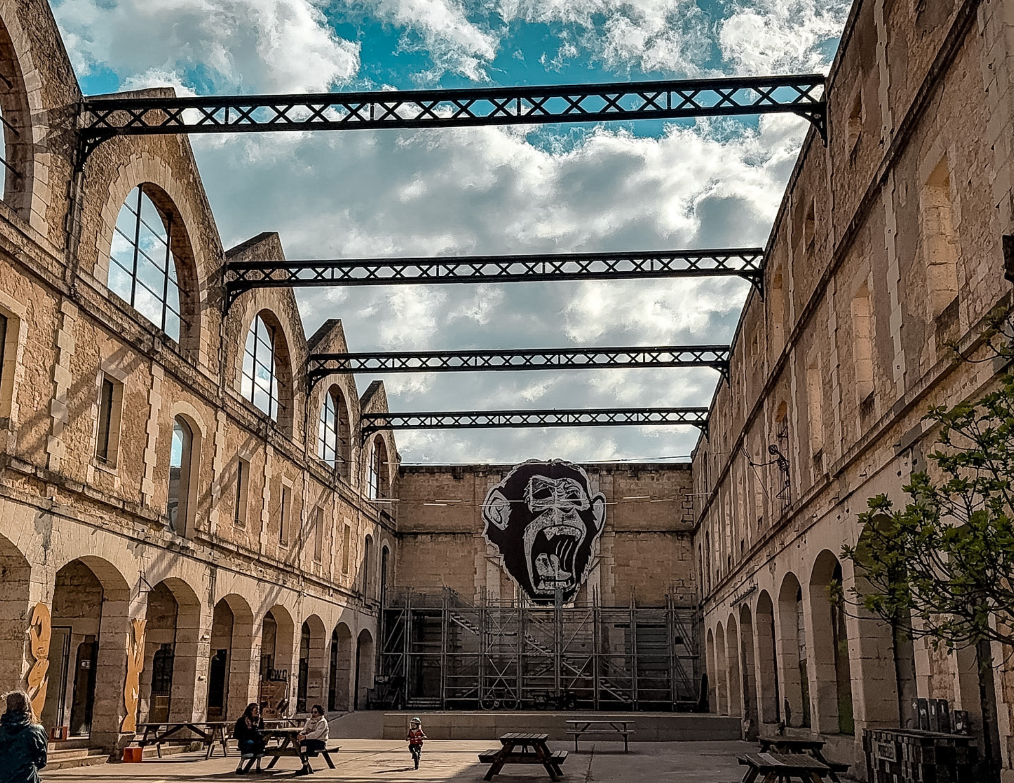 Bordeaux Travel Guide.png